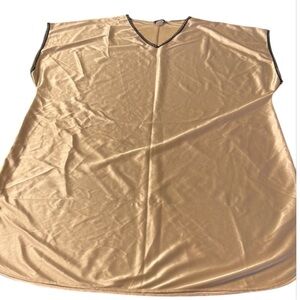 MMI VINTAGE  ⭐️nightgown silky polyester with black lace trim